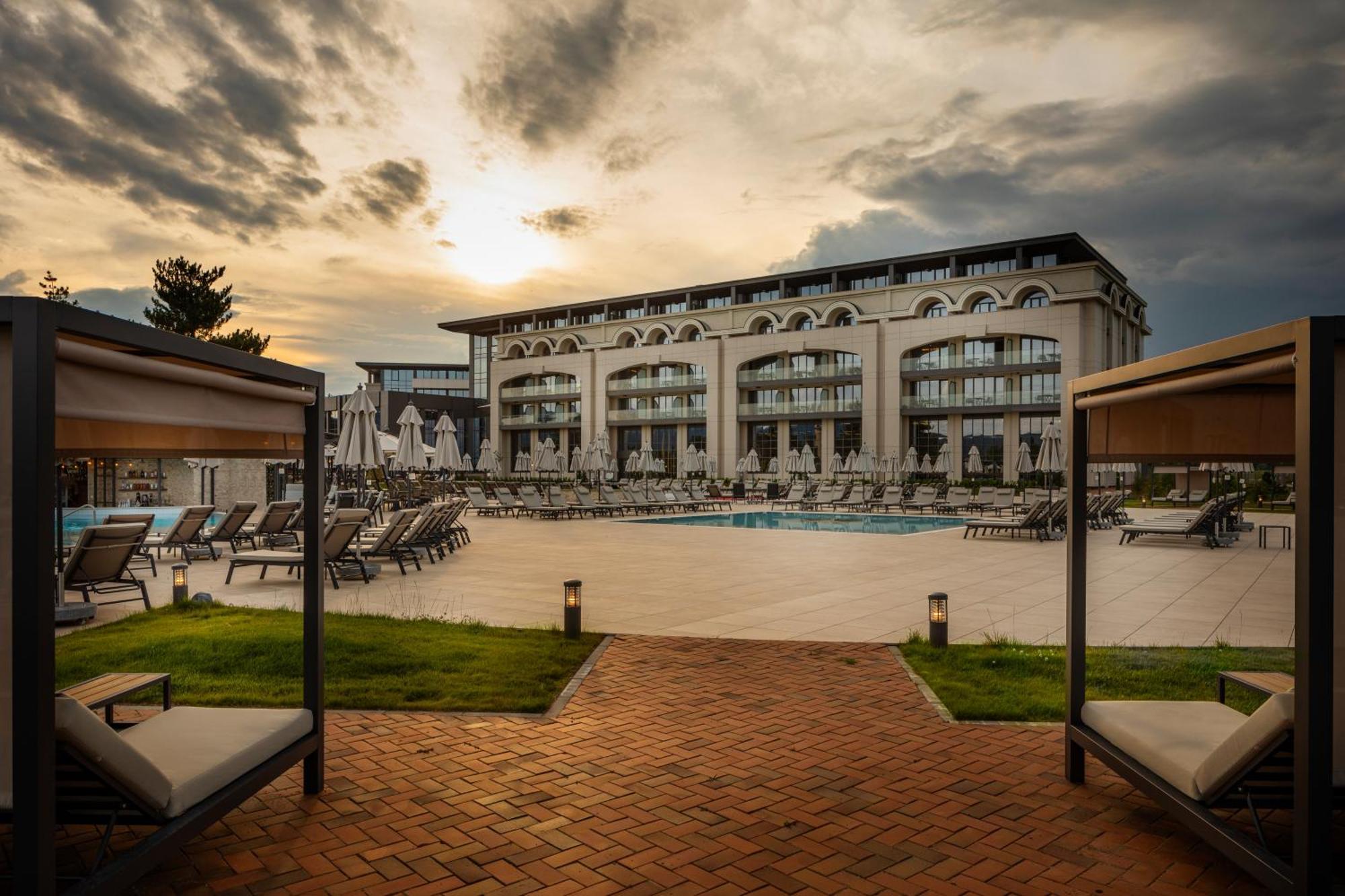 Kings' Valley Medical & Spa Hotel คาซานลัก ภายนอก รูปภาพ