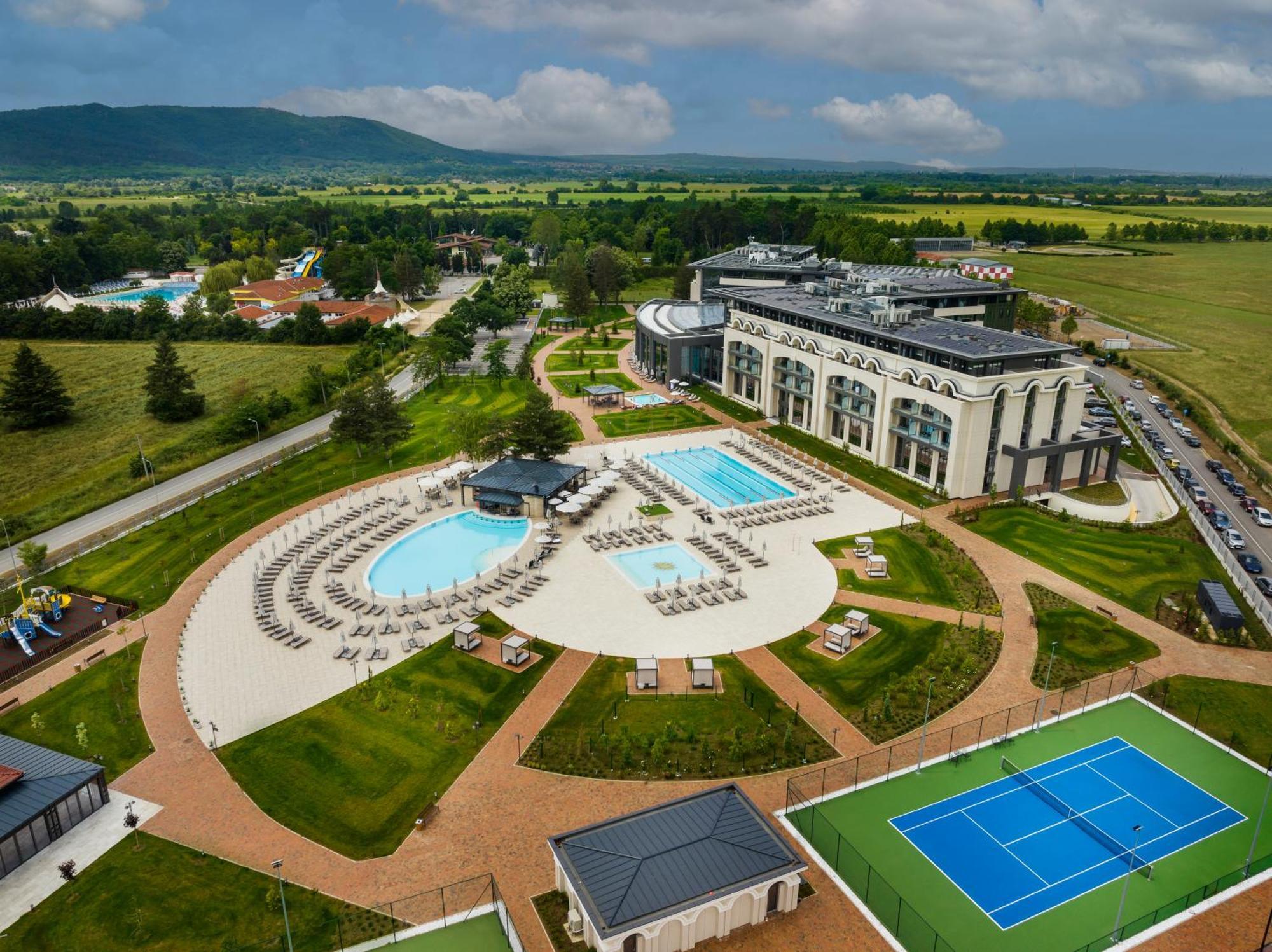 Kings' Valley Medical & Spa Hotel คาซานลัก ภายนอก รูปภาพ