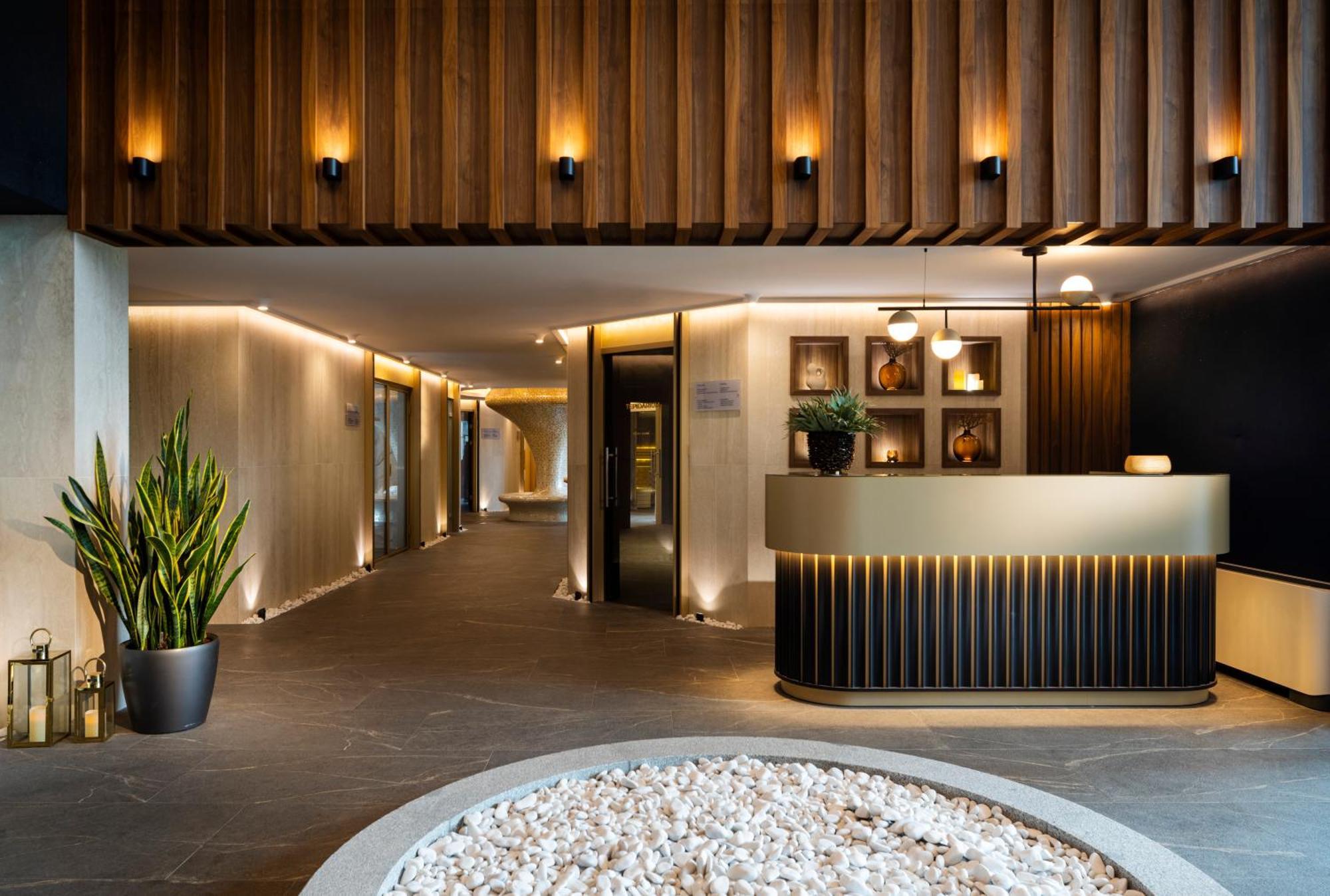 Kings' Valley Medical & Spa Hotel คาซานลัก ภายนอก รูปภาพ The Spa at The Landmark