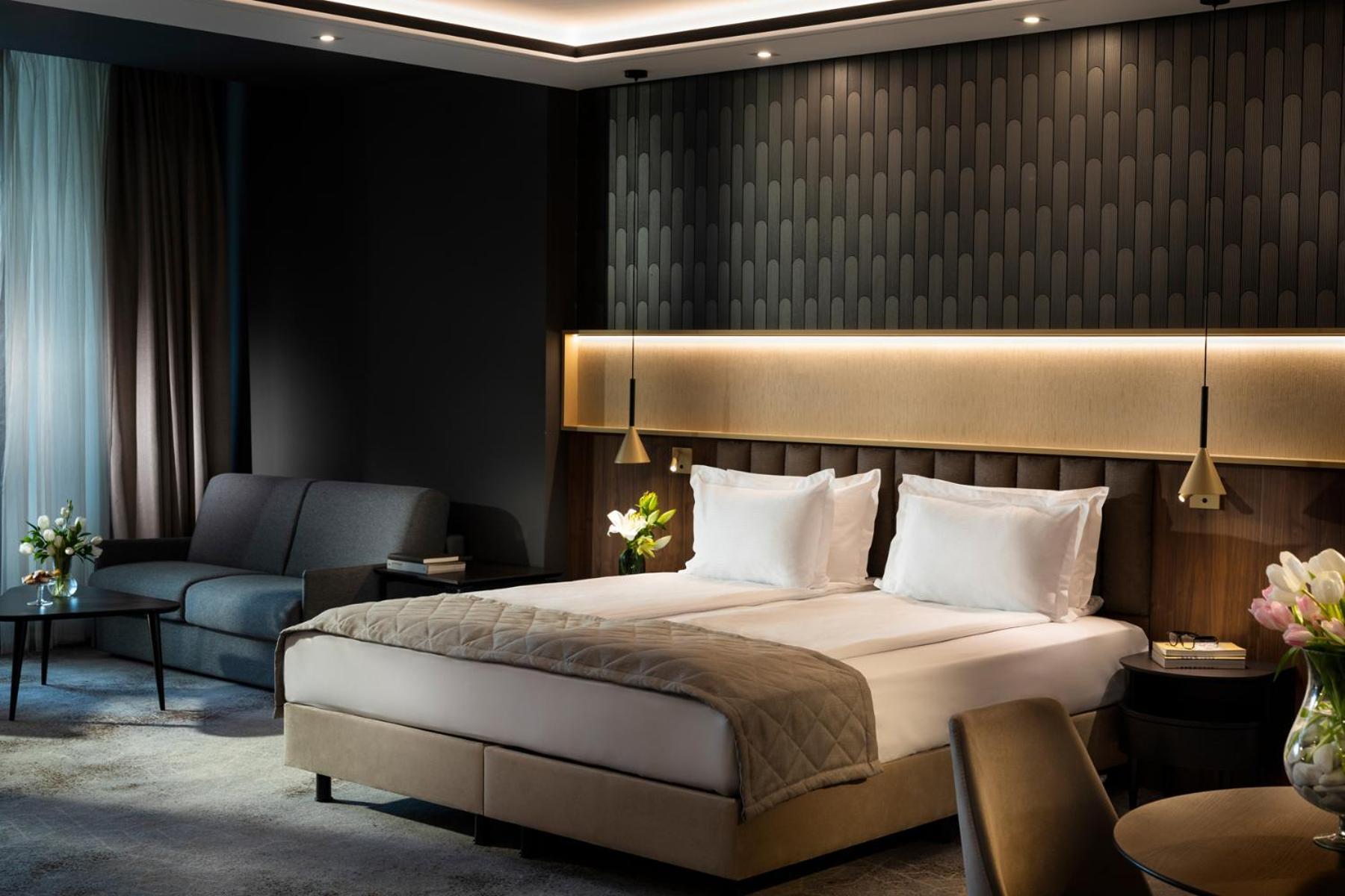 Kings' Valley Medical & Spa Hotel คาซานลัก ภายนอก รูปภาพ A room at the hotel