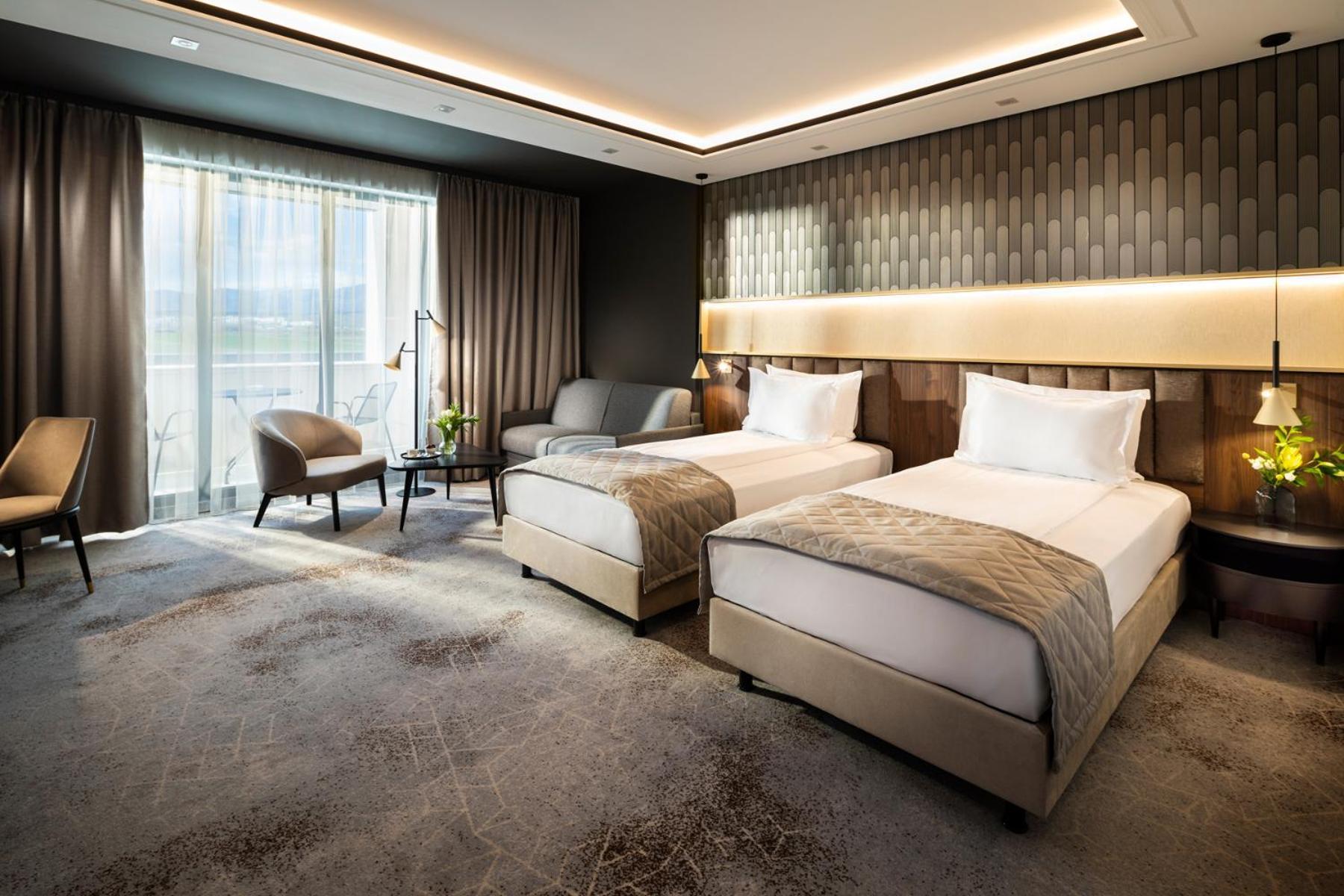 Kings' Valley Medical & Spa Hotel คาซานลัก ภายนอก รูปภาพ Deluxe Room